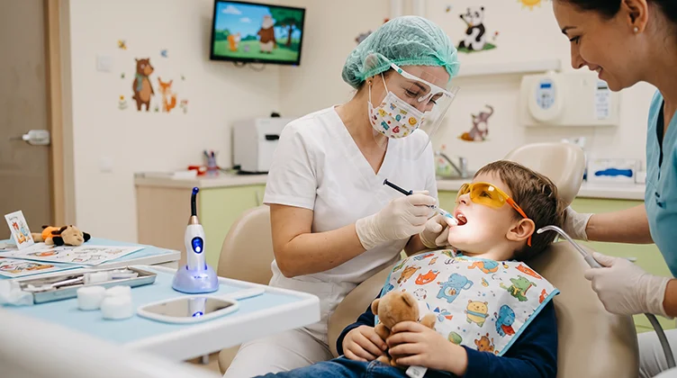 Educație dentară și profilaxie pentru copii în cadrul cabinetului DENTORAL